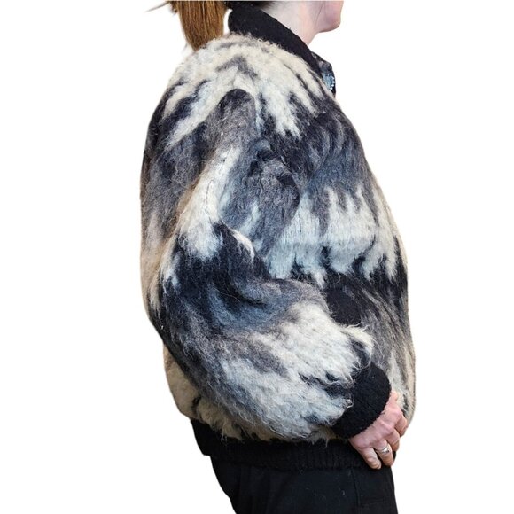 Vintage Spelana Womens Coat Scandinavian Fuzzy WOOL Size‎ M Chevron Black White - Picture 2 of 13